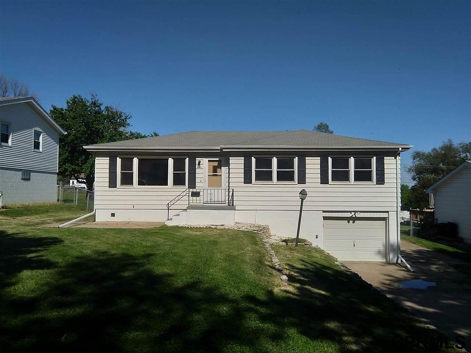 1st image of 3711 Cornhusker Dr