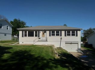 3711 Cornhusker Dr, Omaha, NE 68124