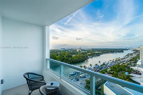 4401 Collins Ave #1609 Photo 1