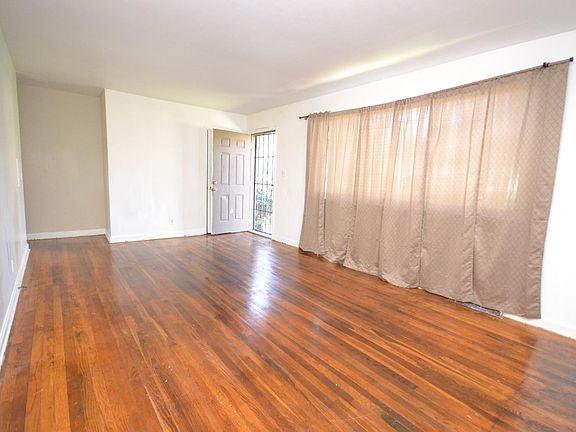 Spacious living room