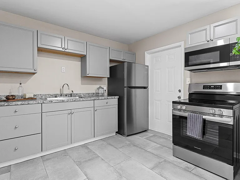 1426 Springview Dr — Photo 7