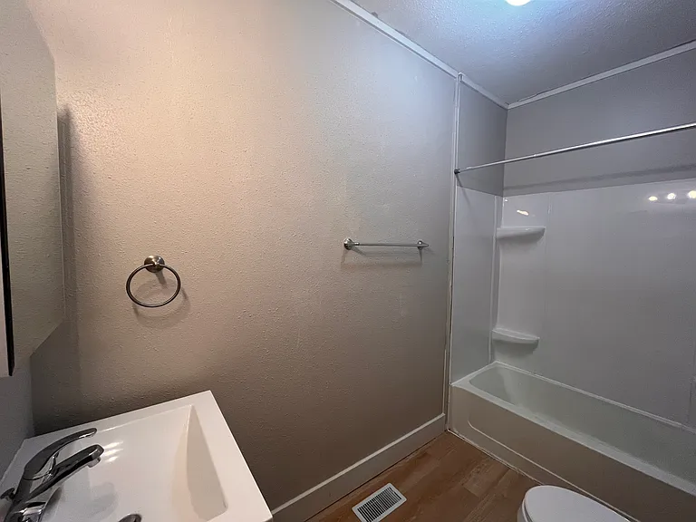 700 W 8th Ave — Photo 5