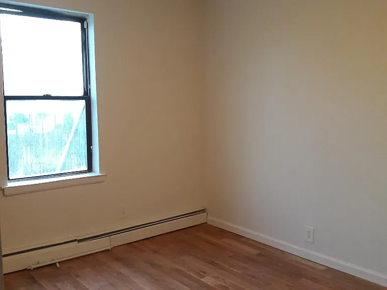 58 Grant St #2L — Photo 3