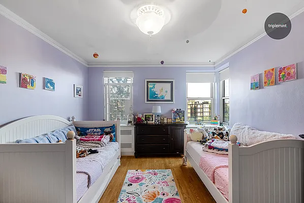 Sold by Triplemint | media 13