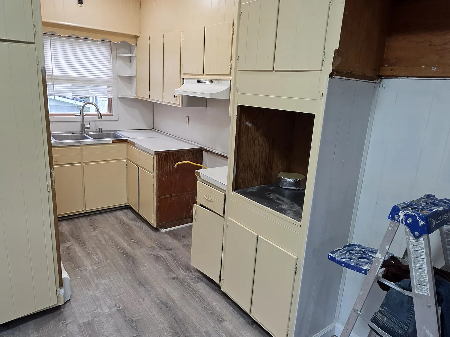 3 bed, 1100 sqft, $1,300 — Photo 4