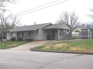 1030 Orchard Dr, Saint Clair, MO 63077