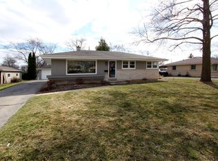 7421 Dartmoor Ave, Greendale, WI 53129