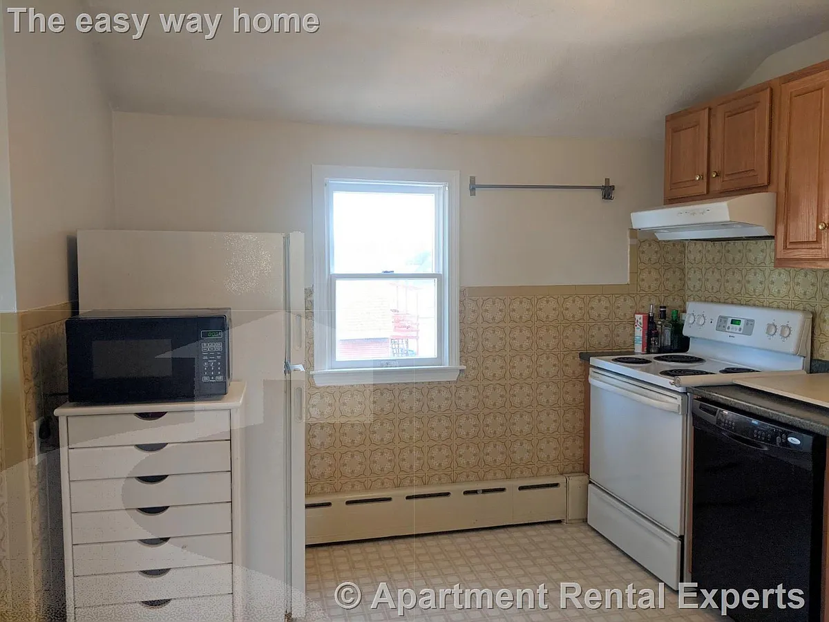 Apartment Rental Experts - 714 Broadway #4