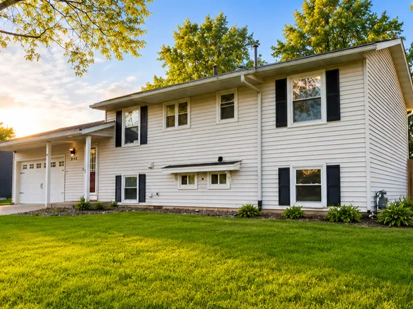 893 Whitney Dr, Apple Valley, MN 55124