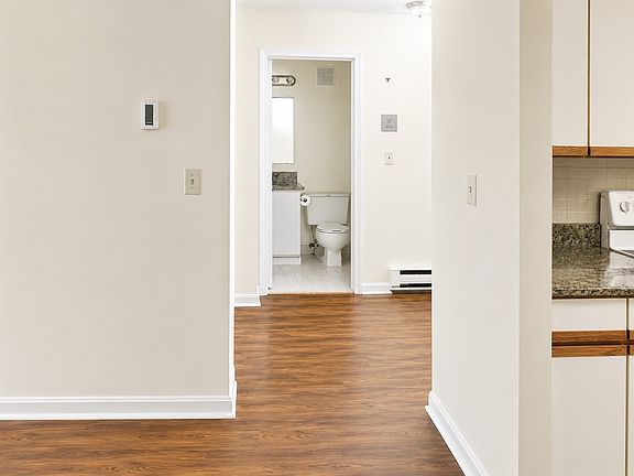 4th image of 10 Rutledge St APT 1B