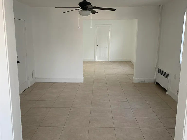 22 E 39th St #2 — Photo 3