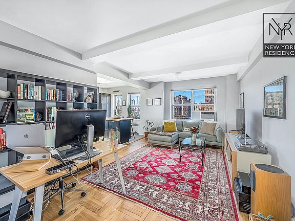 5th image of 530 Grand St APT D11a