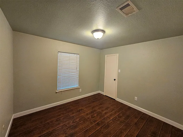 16211 Noblewood Way — Photo 7