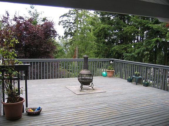 Huge west facing deck
