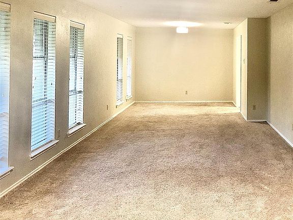 5th image of 111 Sunview Dr