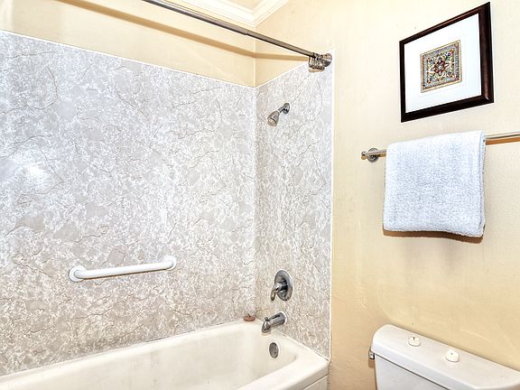 4th image of 400 N Acacia Ave Unit A10