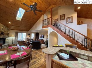 100 Green Ridge Ln #B, Banner Elk, NC 28604