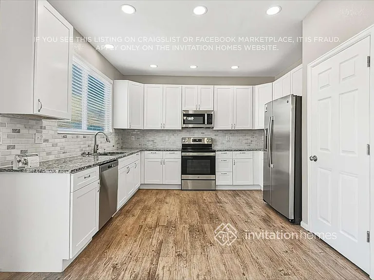 7644 Dobbs Dr — Photo 8
