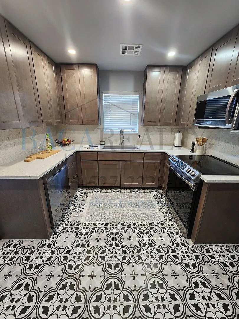 3Br 2Ba house in Purcell!! — Photo 4