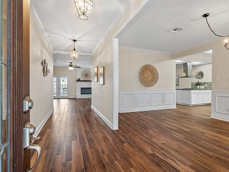 1400 Oak Hollow Dr — Photo 6