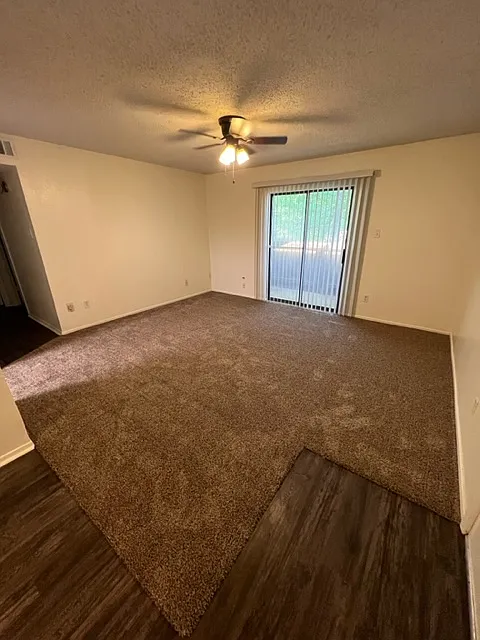 2 bed, 1.5 bath, 825 sqft, $1,000 — Photo 2
