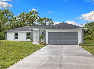 835 Oakridge Ave S, Lehigh Acres, FL 33974