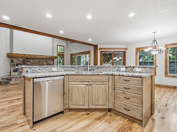 2nd image of 3160 E Old Ridge Cir S