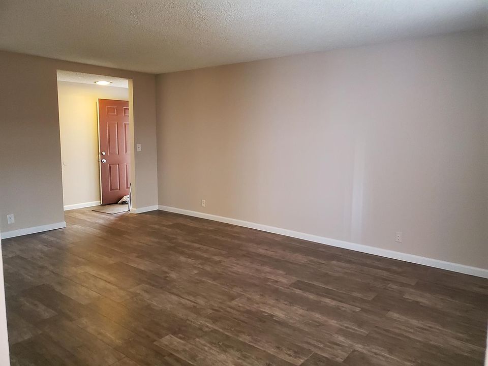 1st image of 2055 E Evergreen St #1