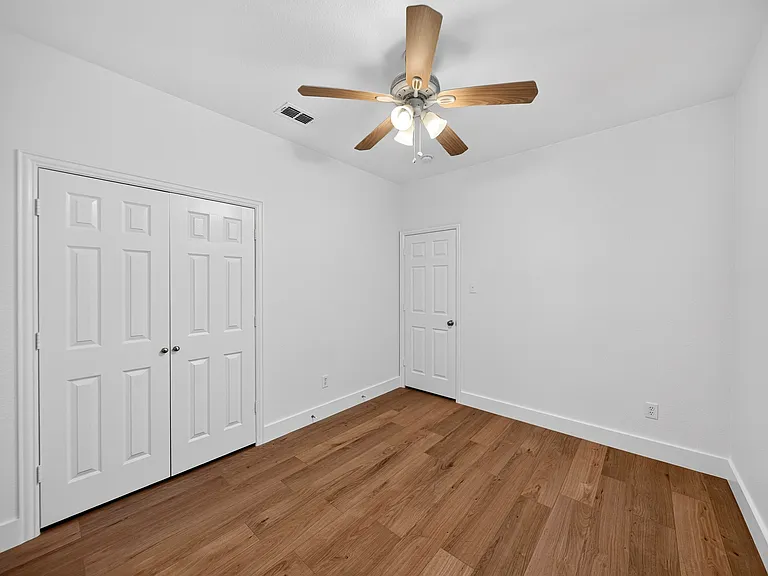 11630 La Grange Dr — Photo 9