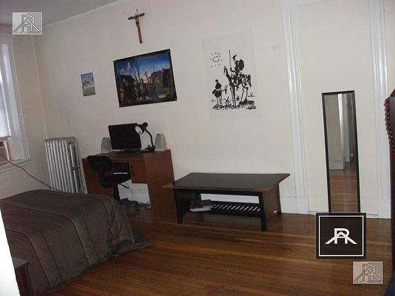 4th image of 17 Glenville Ave #2