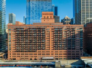 165 N Canal St APT 916, Chicago, IL 60606