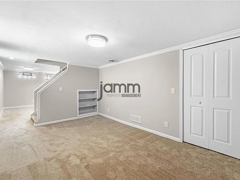 1653 Woodhurst Ave — Photo 21
