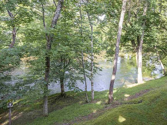 3rd image of 8023 Old Highway 73