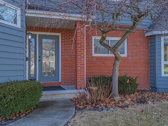 2nd image of 29 Buckhurst Cir
