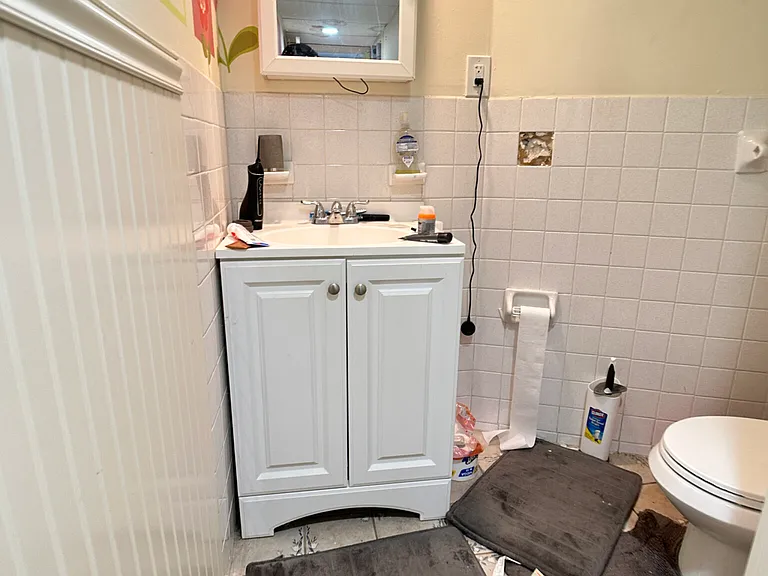 57 S Hobart St #BASEMENT — Photo 7