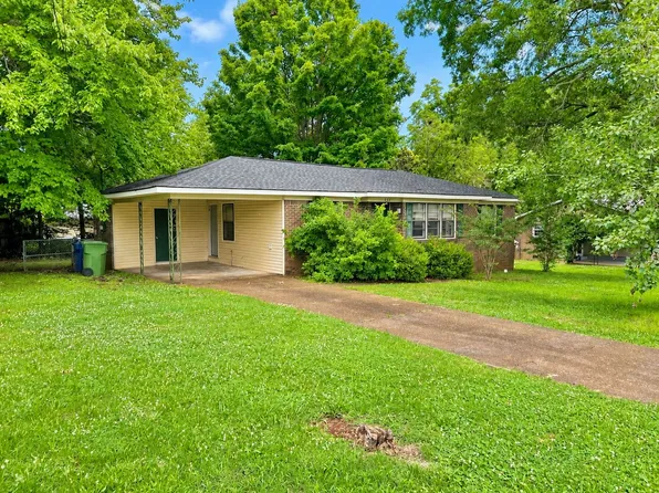 620 Austin Dr NW, Huntsville, AL 35805