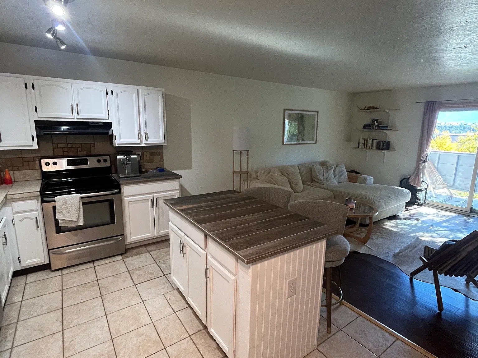 2 bed, 739 sqft, $1,500 — Photo 2