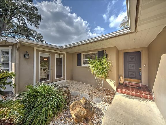5th image of 614 Royal Crest Dr