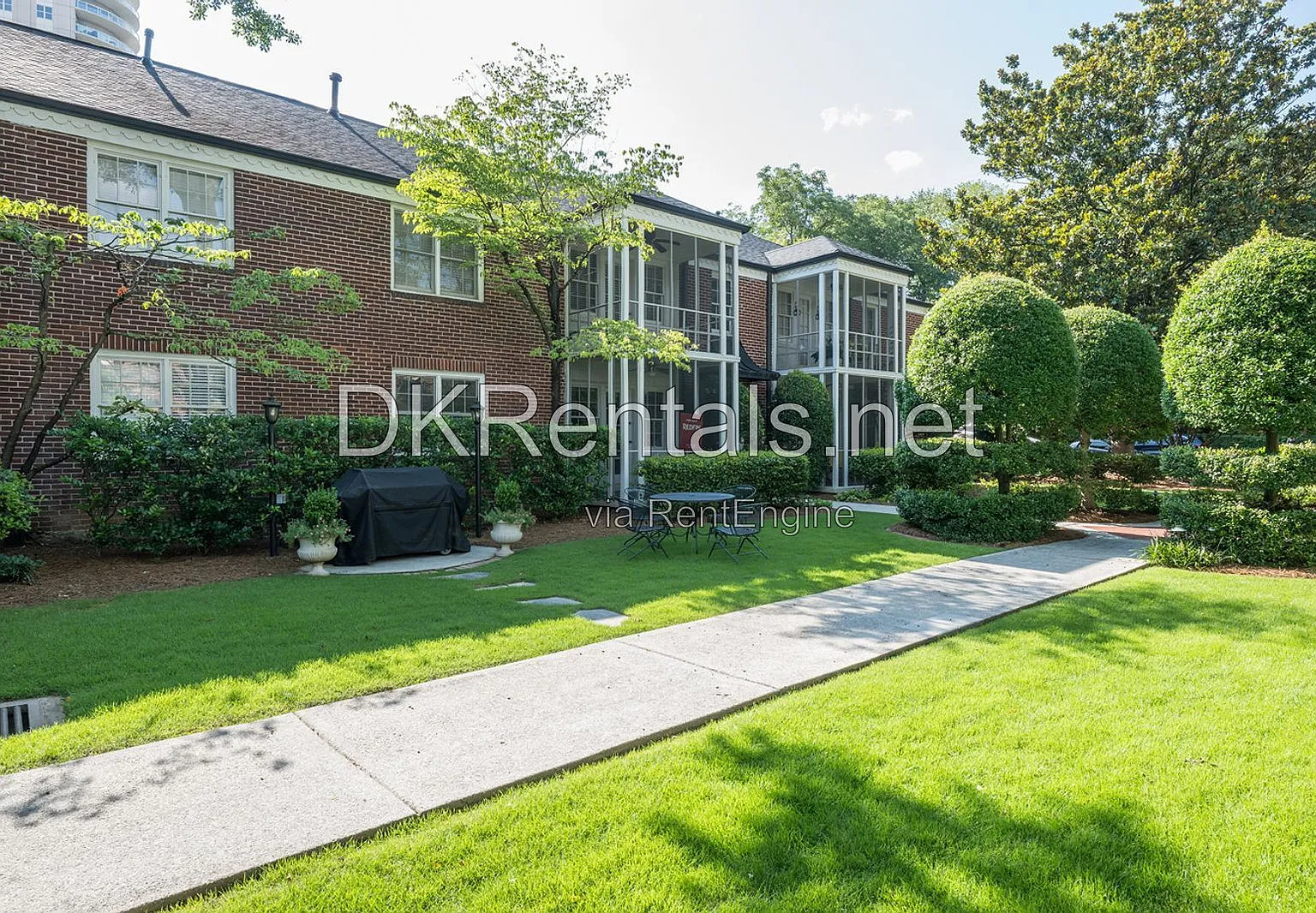2 bed, 1.0 bath, 1076 sqft, $2,050 — Photo 3