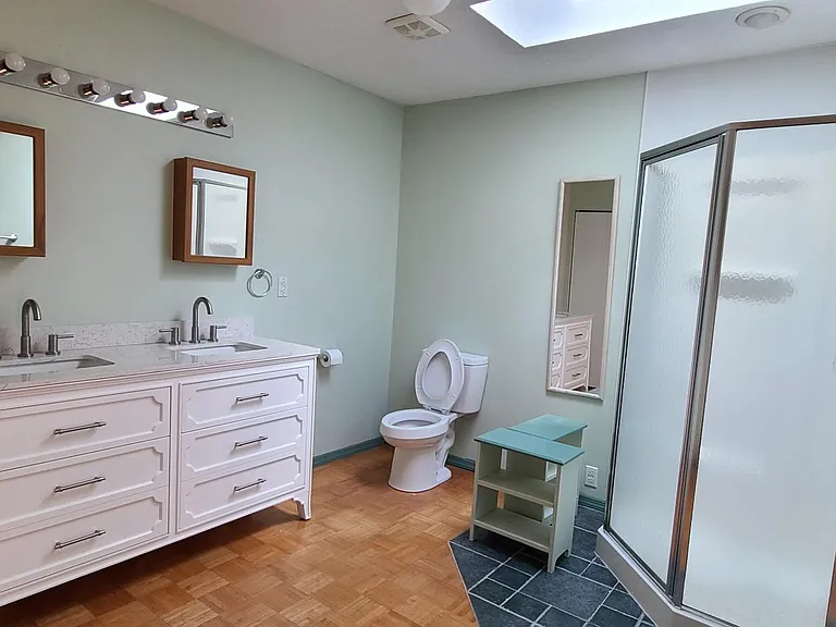 Master ensuite