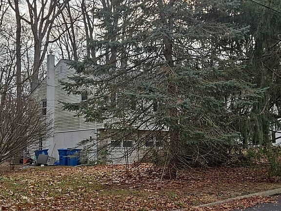 3rd image of 202 Wiltshire Dr