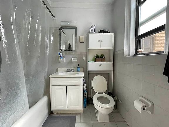 5th image of 455 W 34th St #6EF