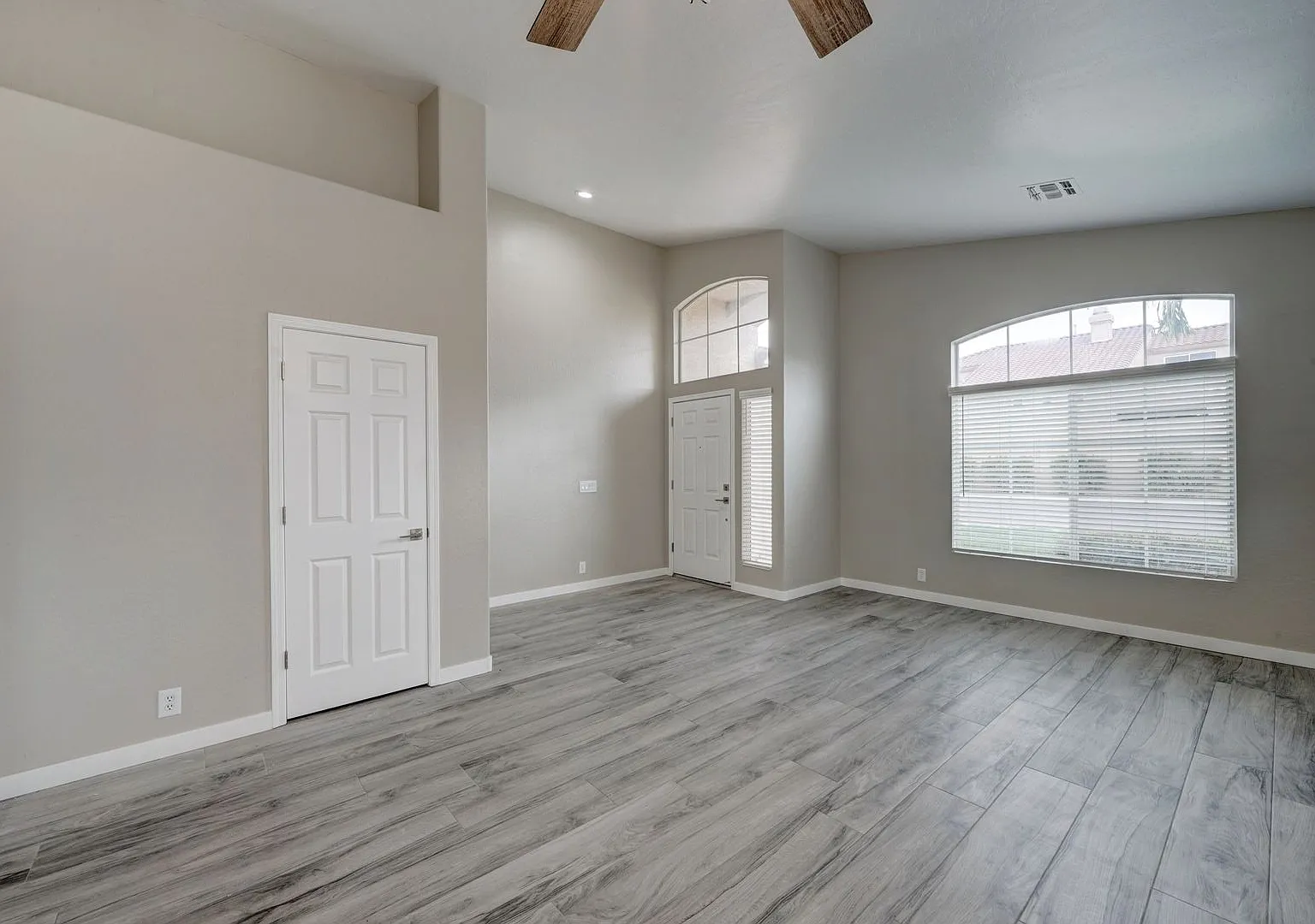Coming Soon - Fully Remodeled Chandler Waterfront Home — Photo 4