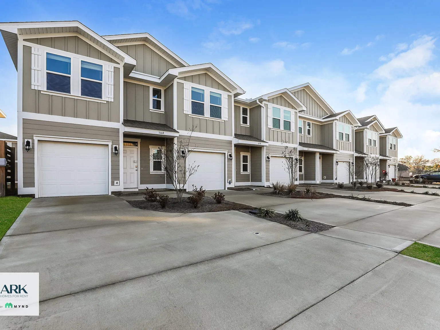 3 bed, 2.5 bath, 1537 sqft, $1,765 — Photo 2