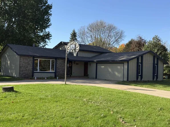 1200 E 21ST STREET, Marshfield, WI 54449