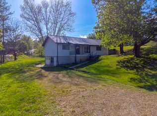 395 Porter St, Franklin, NC 28734