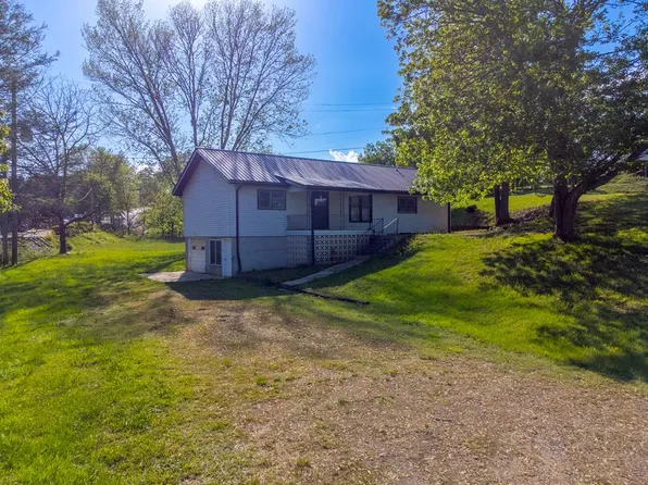 395 Porter St, Franklin, NC 28734