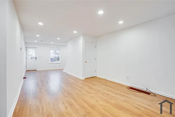 4614 Josephine St — Photo 22