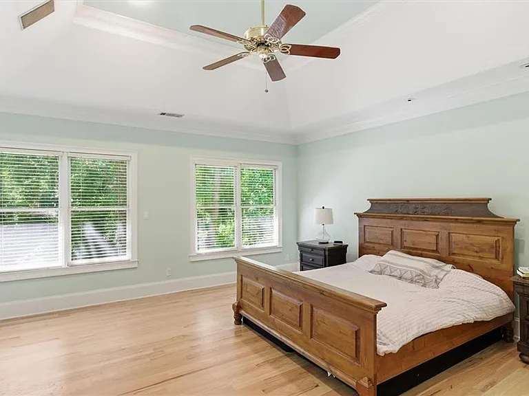 1247 Manor Oaks Ct — Photo 32