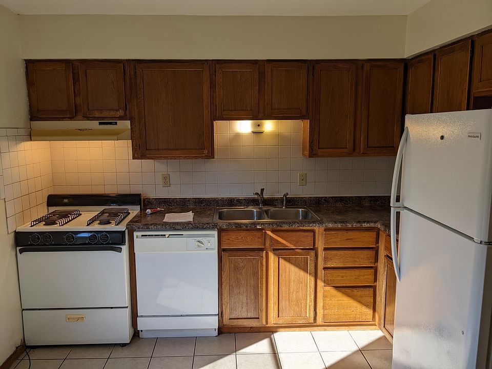 1st image of 7528 Whitcomb St #B